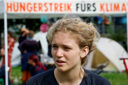 Visuel Des jeunes entament une grève de la faim pour le climat